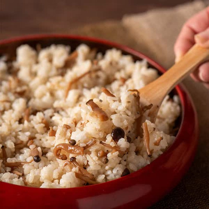 Kuze Fuku Shoten fk00280 Mixed Rice Mixer with Bunashimeji Mushrooms, Dried Chirimen Mushrooms, and Sansho Pepper, 150g (2 cups) [Retort Pouch]