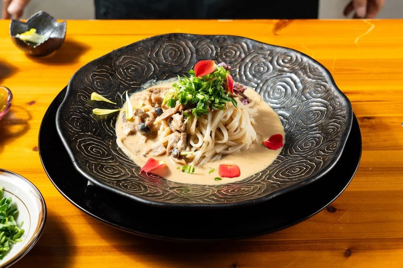 KURURU Co., Ltd. 100% Brown Rice Noodles with Yamato Angelica Root, 110g